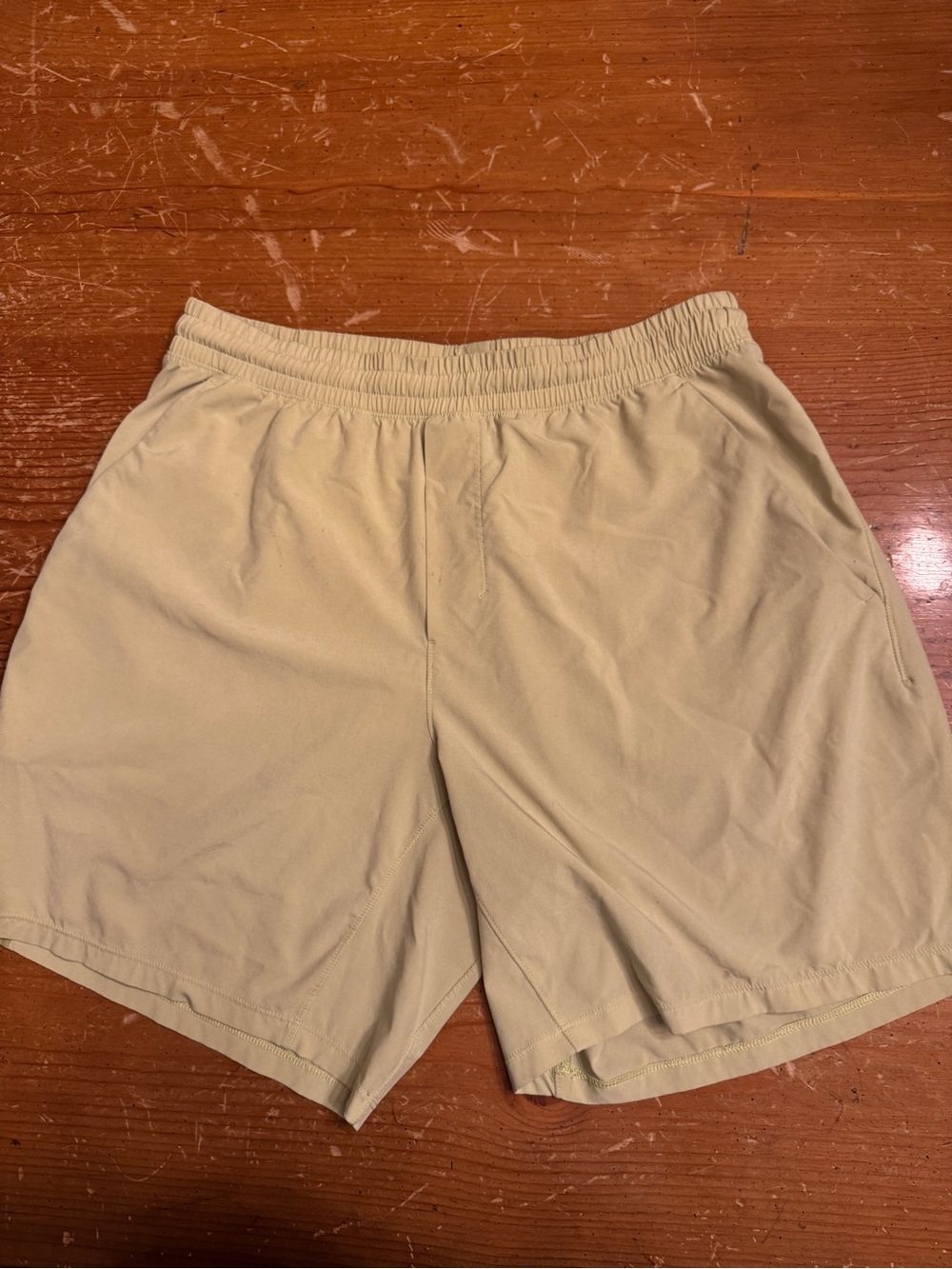 Men's Lululemon Pacebreaker Shorts w/o liner size L color light lemon/lime